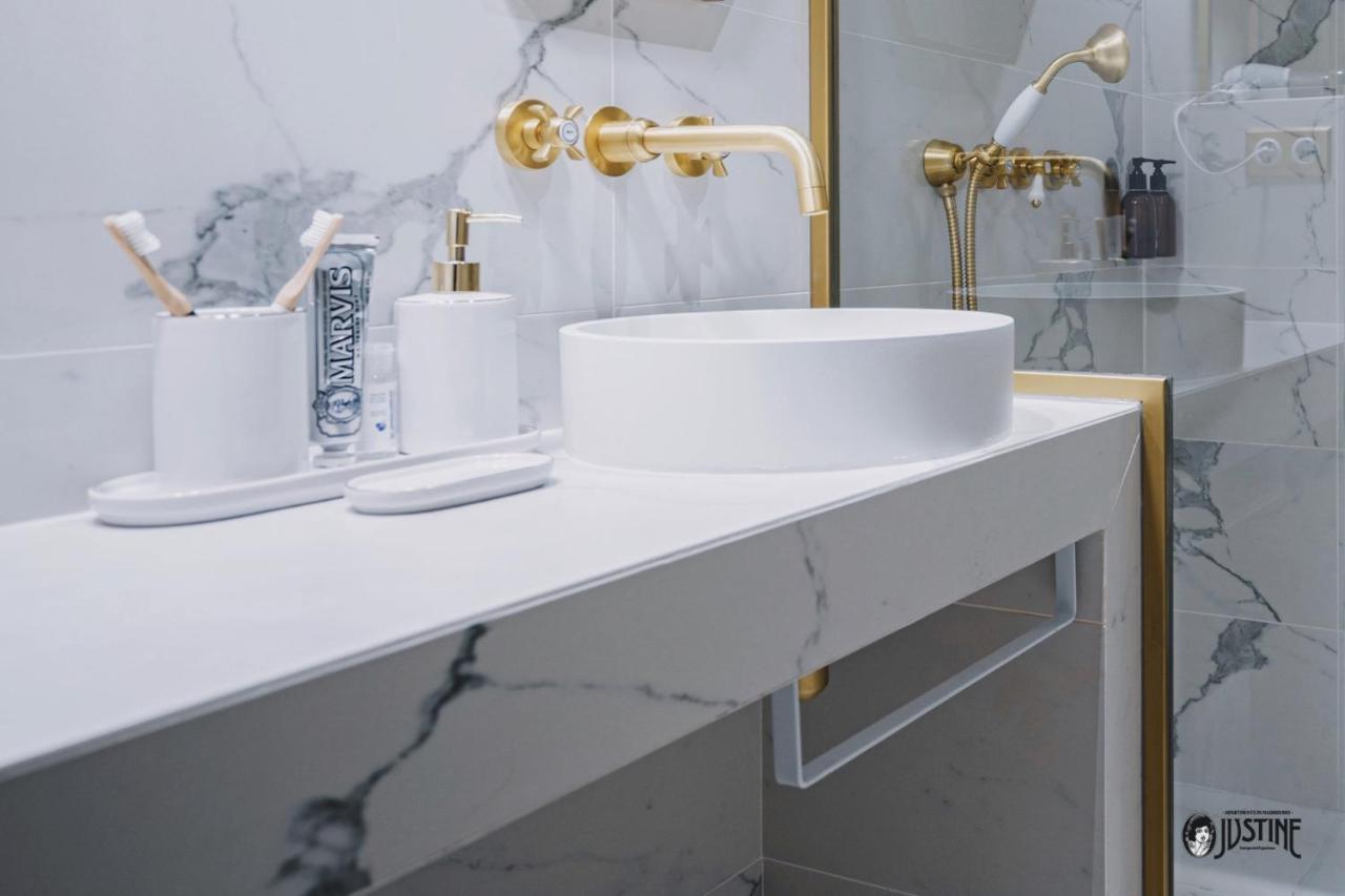 Suite Kintsugi By Justine Apartments Apartamento Turistico En Madrid Rio Exteriör bild